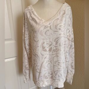 NWT! Athleta Coaster Luxe Cream Patterned V-Neck Sweatshirt
